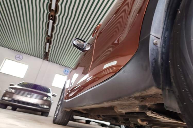 Used Kia KX3 2015 1.6L Automatic Two-Wheel Drive DLX Left Side Sill