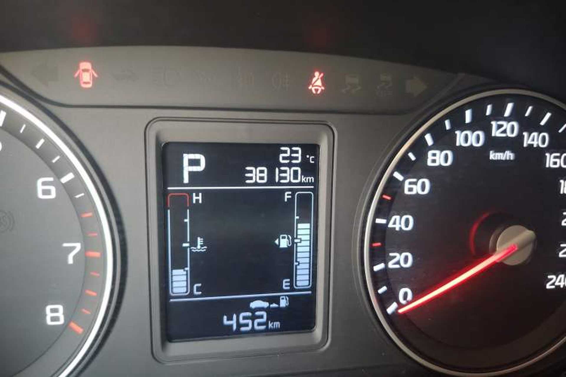 Used Kia KX3 2015 1.6L Automatic Two-Wheel Drive DLX Odometer Close Up