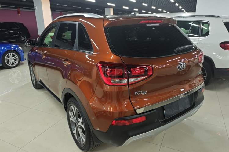 Used Kia KX3 2015 1.6L Automatic Two-Wheel Drive DLX Rear Left 45 Deg