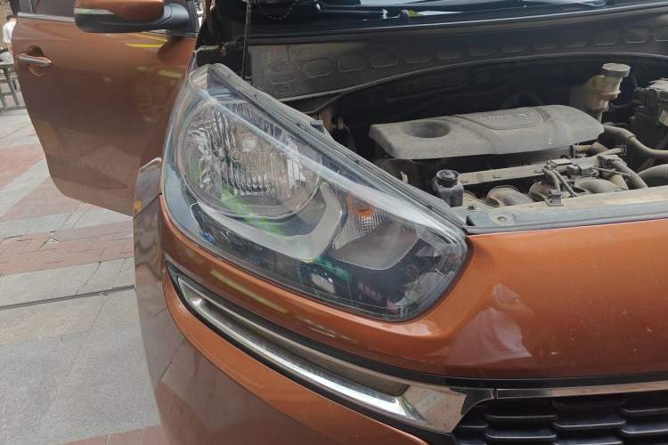 Used Kia KX3 2015 1.6L Automatic Two-Wheel Drive DLX Right Front Headlight
