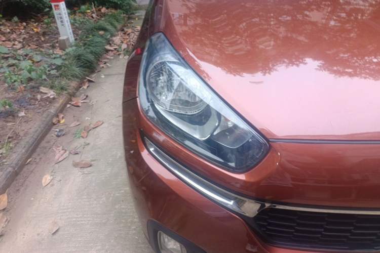 Used Kia KX3 2015 1.6L Automatic Two-Wheel Drive DLX Right Front Headlight