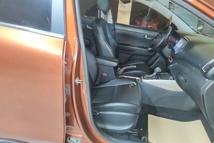 Used Kia KX3 2015 1.6L Automatic Two-Wheel Drive DLX Right Front Seat
