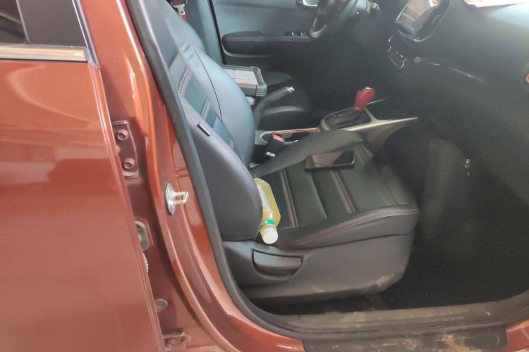 Used Kia KX3 2015 1.6T Automatic Two-Wheel Drive DLX Right Front Seat