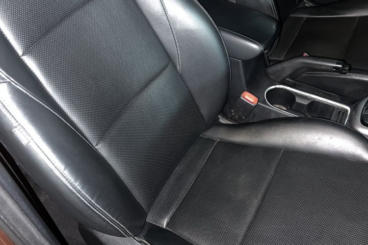 Used Kia KX3 2015 1.6L Automatic Two-Wheel Drive DLX Right Front Seat