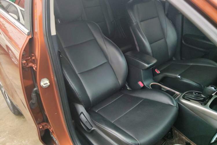 Used Kia KX3 2015 1.6L Automatic Two-Wheel Drive DLX Right Front Seat