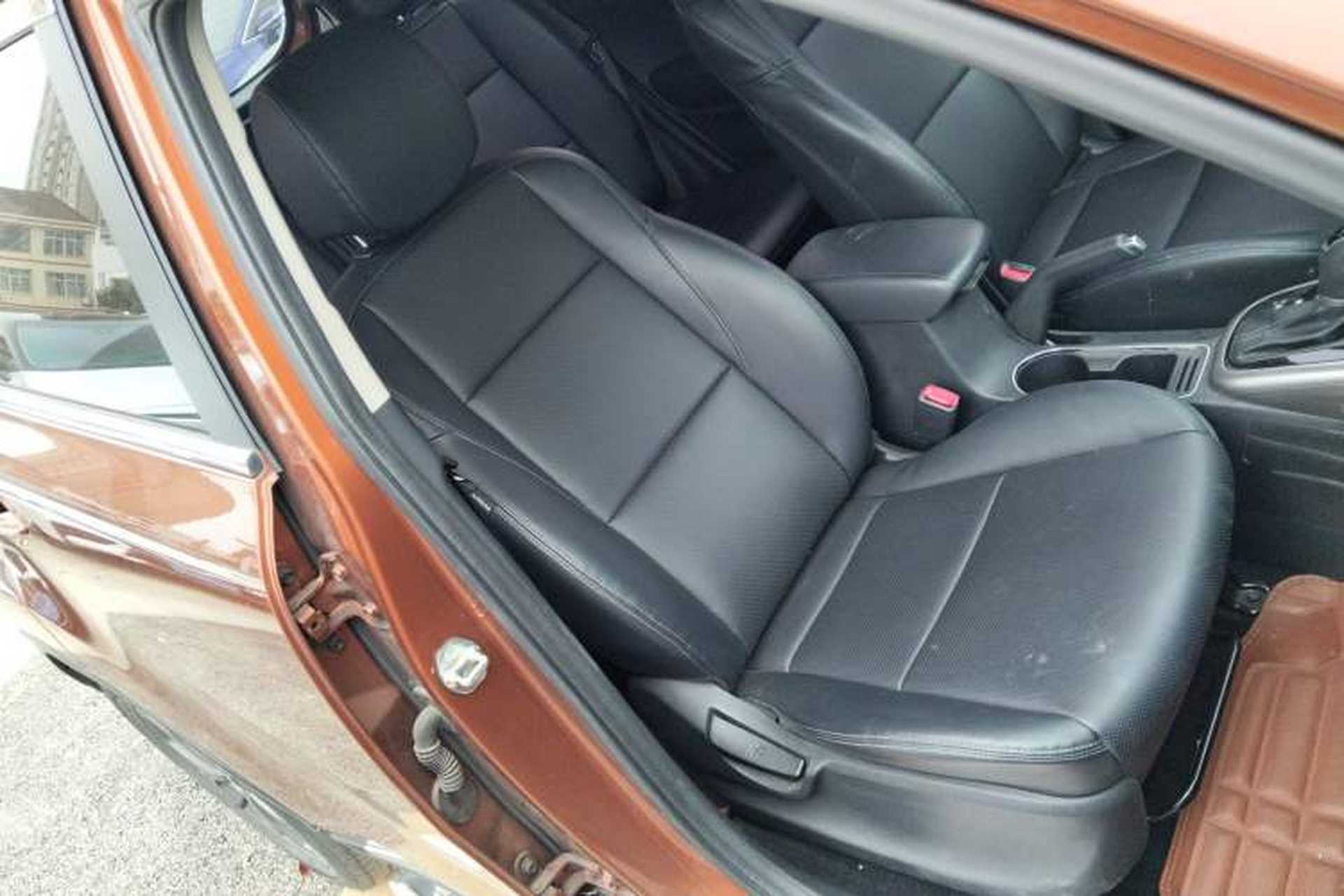 Used Kia KX3 2015 1.6L Automatic Two-Wheel Drive DLX Right Front Seat