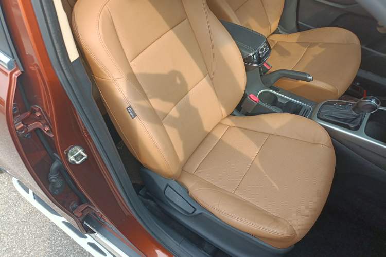 Used Kia KX3 2015 2.0L Automatic 4x4 PRM Right Front Seat