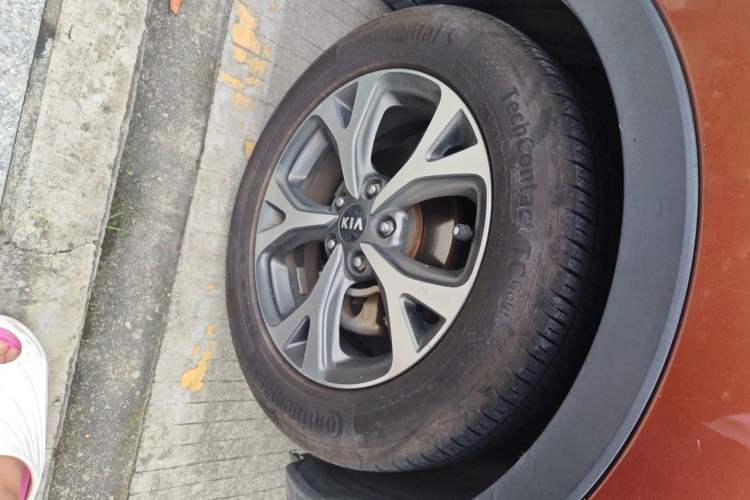 Used Kia KX3 2015 1.6L Automatic Two-Wheel Drive DLX Right Front Wheel Hub