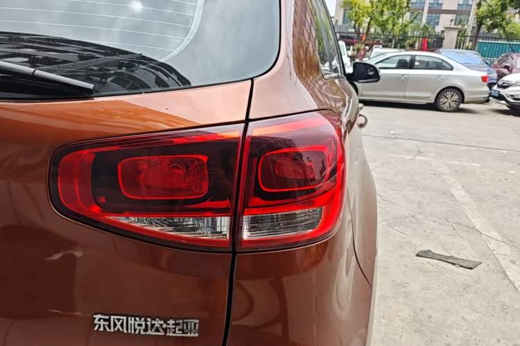 Used Kia KX3 2015 1.6L Automatic Two-Wheel Drive DLX Right Rear Taillight
