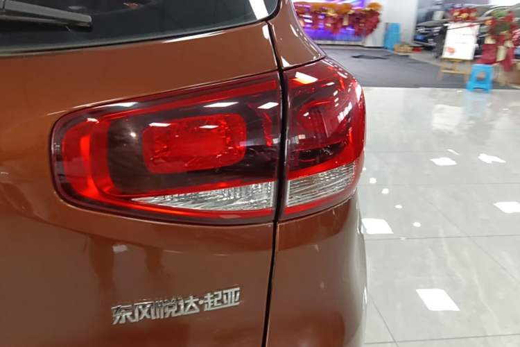 Used Kia KX3 2015 1.6L Automatic Special Right Rear Taillight