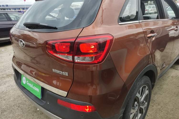 Used Kia KX3 2015 1.6L Automatic Two-Wheel Drive DLX Right Rear Taillight