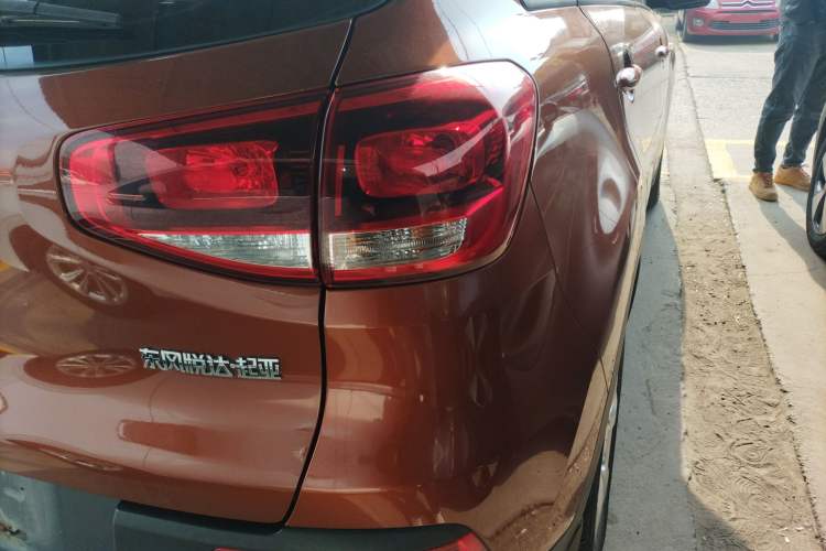 Used Kia KX3 2015 1.6L Manual Two-Wheel-Drive GLS Right Rear Taillight