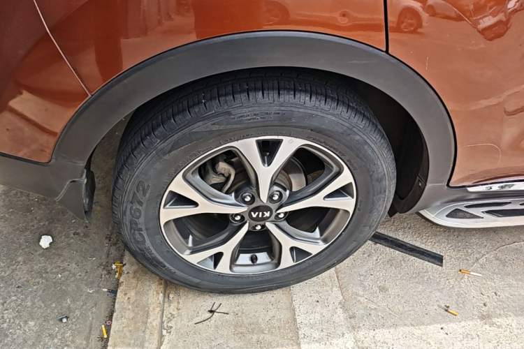 Used Kia KX3 2015 1.6L Automatic Two-Wheel Drive DLX Right Rear Wheel Hub