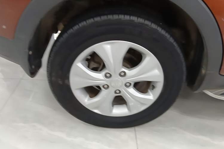 Used Kia KX3 2015 1.6L Automatic Special Right Rear Wheel Hub