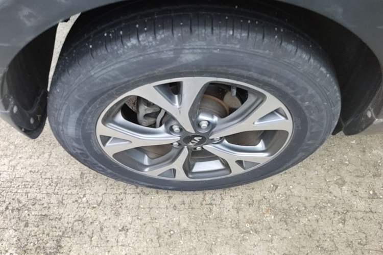Used Kia KX3 2015 1.6L Automatic Two-Wheel Drive DLX Right Rear Wheel Hub