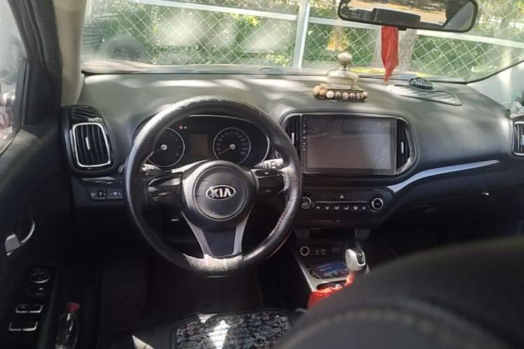 Used Kia KX3 2015 1.6L Automatic Two-Wheel Drive DLX Steering Wheel