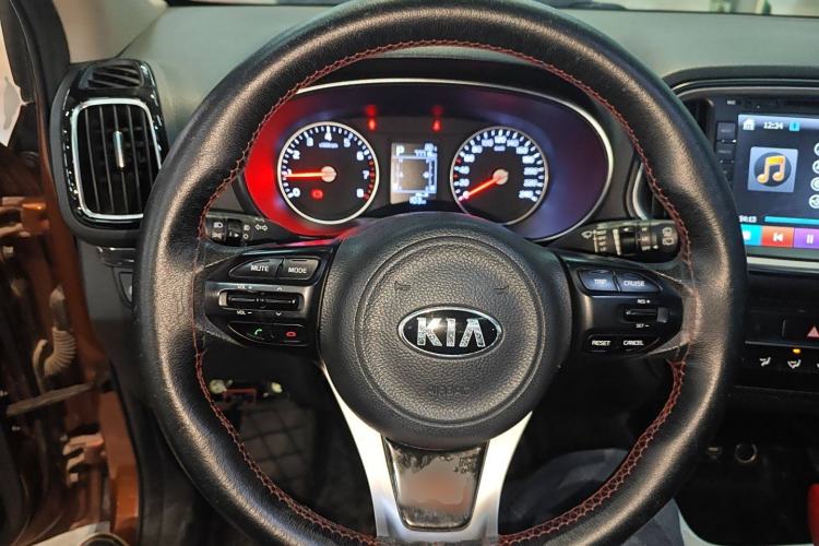 Used Kia KX3 2015 1.6L Automatic Two-Wheel Drive DLX Steering Wheel
