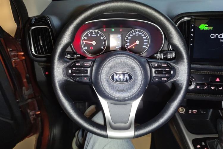Used Kia KX3 2015 1.6L Automatic Two-Wheel Drive DLX Steering Wheel