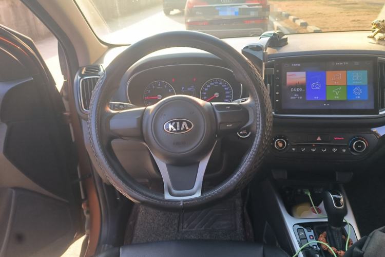 Used Kia KX3 2015 1.6L Automatic Two-Wheel Drive DLX Steering Wheel