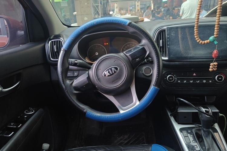 Used Kia KX3 2015 1.6L Automatic Two-Wheel Drive DLX Steering Wheel