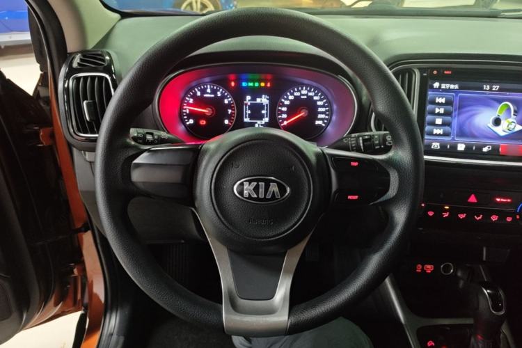Used Kia KX3 2015 1.6L Automatic Two-Wheel Drive DLX Steering Wheel