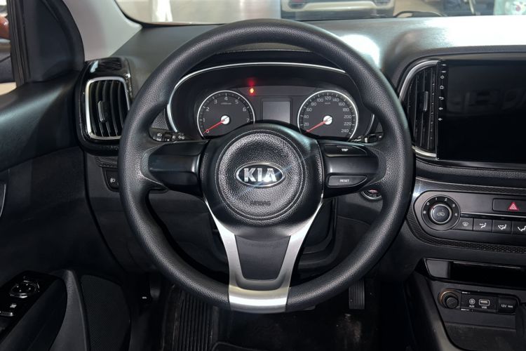 Used Kia KX3 2015 1.6L Automatic Two-Wheel Drive DLX Steering Wheel