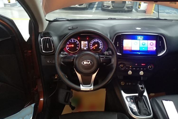Used Kia KX3 2015 1.6L Automatic Two-Wheel Drive DLX Steering Wheel