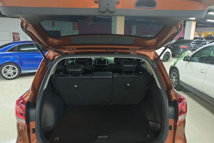 Used Kia KX3 2015 1.6L Automatic Two-Wheel Drive DLX Trunk