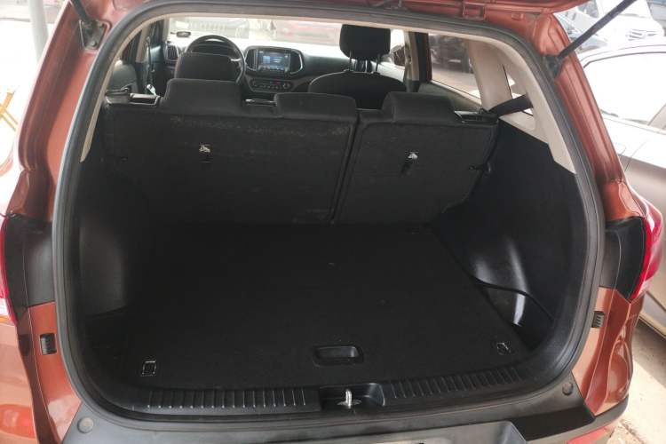 Used Kia KX3 2015 1.6L Manual Two-Wheel-Drive GLS Trunk