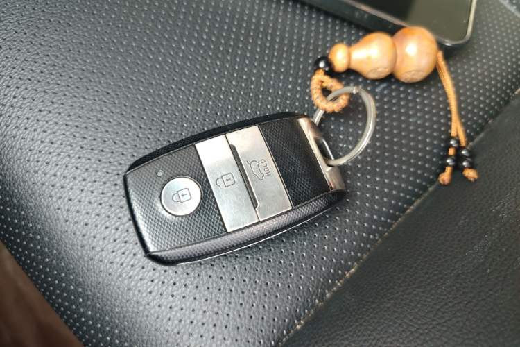 Used Kia KX3 2015 1.6L Automatic Two-Wheel Drive DLX Vehicle Key