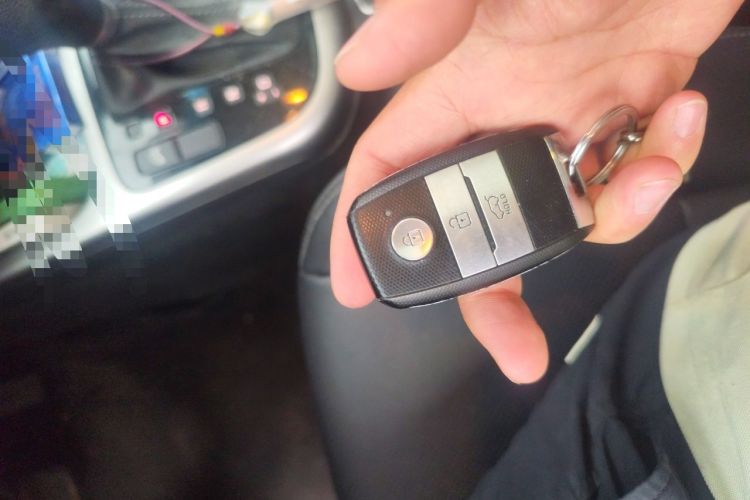 Used Kia KX3 2015 1.6L Automatic Two-Wheel Drive DLX Vehicle Key