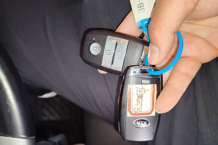 Used Kia KX3 2015 1.6L Automatic Two-Wheel Drive DLX Vehicle Key