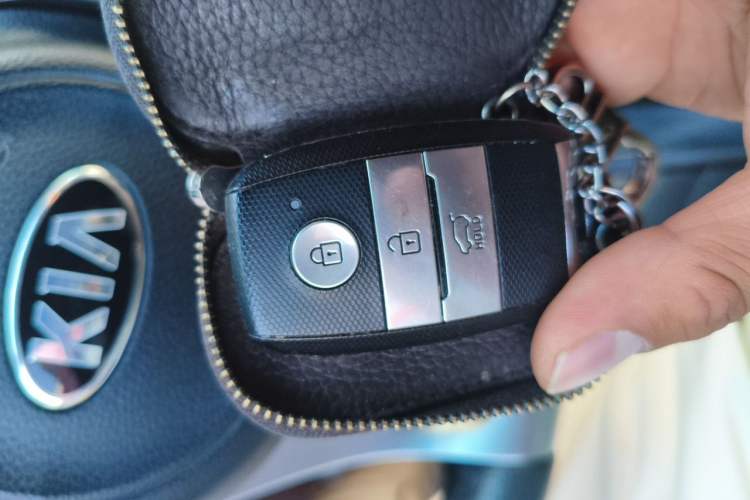 Used Kia KX3 2015 1.6L Automatic Two-Wheel Drive DLX Vehicle Key