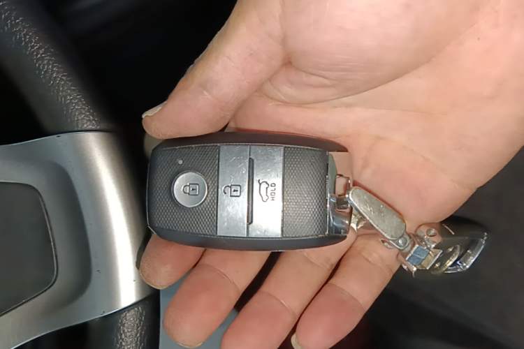 Used Kia KX3 2015 1.6L Automatic Special Vehicle Key