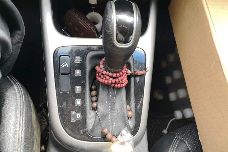 Used Kia KX3 2015 1.6L Automatic Two-Wheel Drive DLX Gear Lever