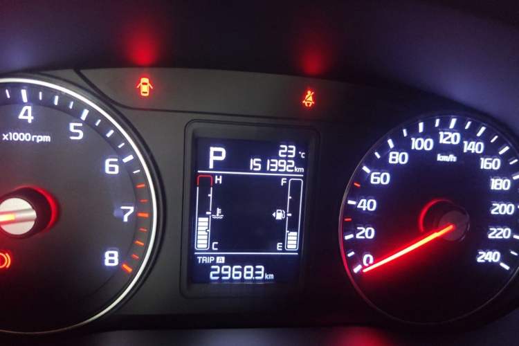 Used Kia KX3 2015 1.6T Automatic Two-Wheel Drive DLX Odometer Close Up