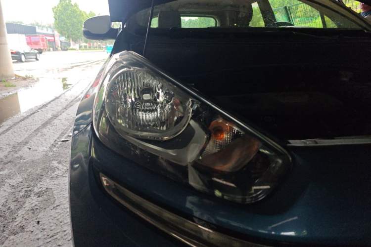 Used Kia KX3 2015 1.6T Automatic Two-Wheel Drive DLX Right Front Headlight