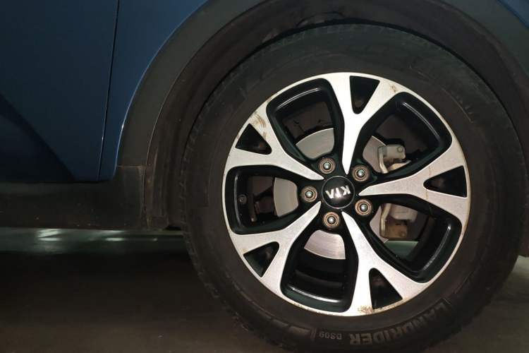Used Kia KX3 2015 1.6L Automatic Two-Wheel Drive PRM Right Front Wheel Hub