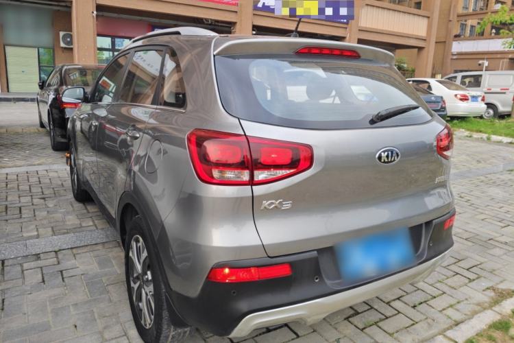 Used Kia KX3 2015 1.6L Automatic Two-Wheel Drive DLX Exterior 2