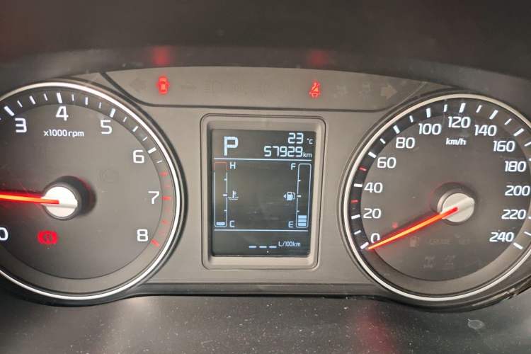 Used Kia KX3 2015 1.6L Automatic Two-Wheel Drive DLX Odometer Close Up