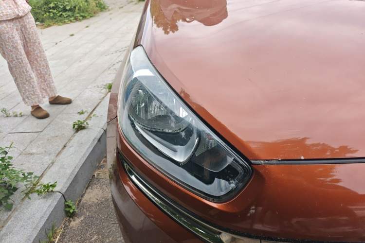 Used Kia KX3 2015 1.6L Automatic Two-Wheel Drive DLX Right Front Headlight