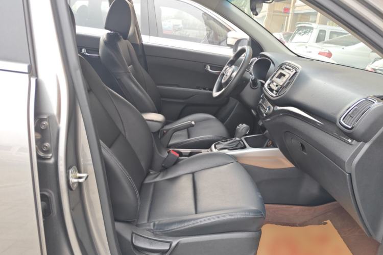 Used Kia KX3 2015 1.6L Automatic Two-Wheel Drive DLX Right Front Seat