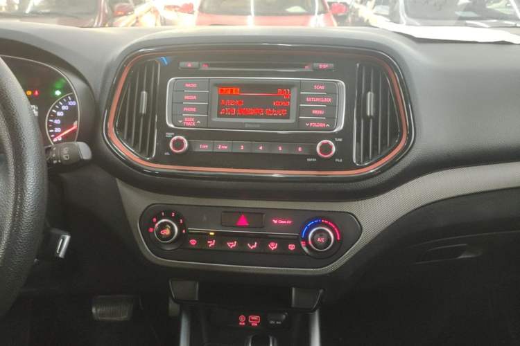 Used Kia KX3 2015 1.6L Automatic Two-Wheel Drive GLS Audio And AC Panel