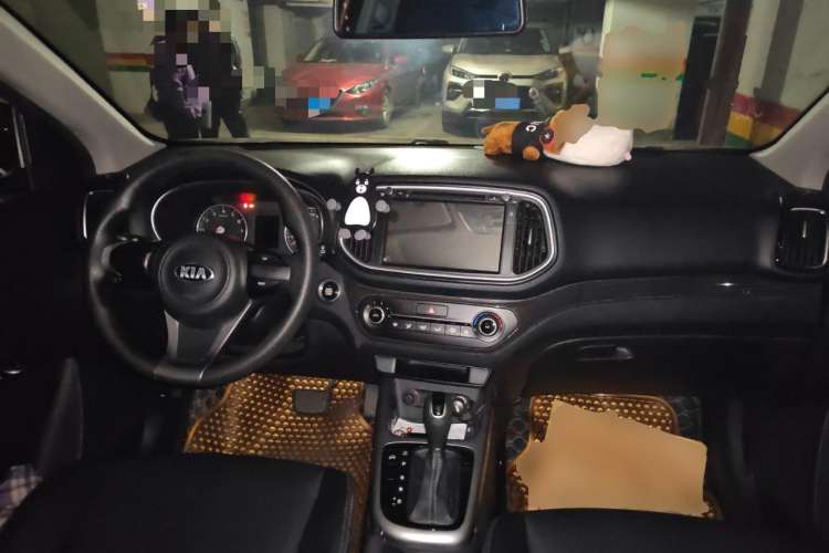 Used Kia KX3 2015 1.6L Automatic Two-Wheel Drive DLX Center Console