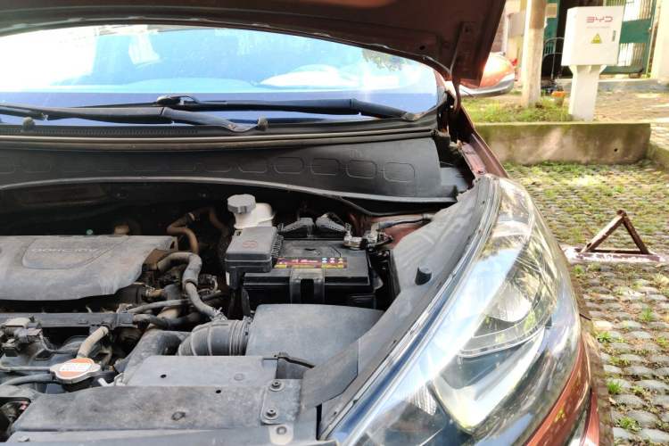 Used Kia KX3 2015 1.6L Automatic Two-Wheel Drive DLX Engine Bay Left