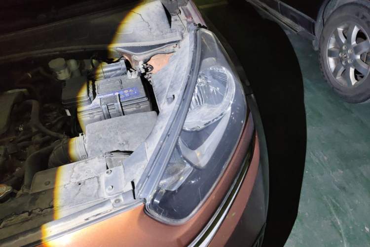 Used Kia KX3 2015 1.6L Manual Two-Wheel Drive GL Engine Bay Left
