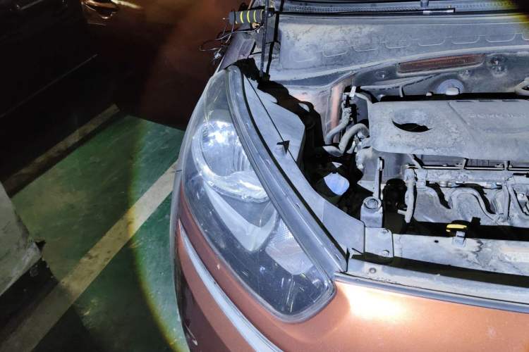 Used Kia KX3 2015 1.6L Manual Two-Wheel Drive GL Engine Bay Right