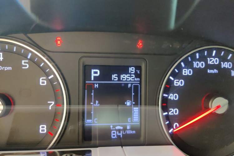 Used Kia KX3 2015 1.6L Automatic Two-Wheel Drive DLX Odometer Close Up