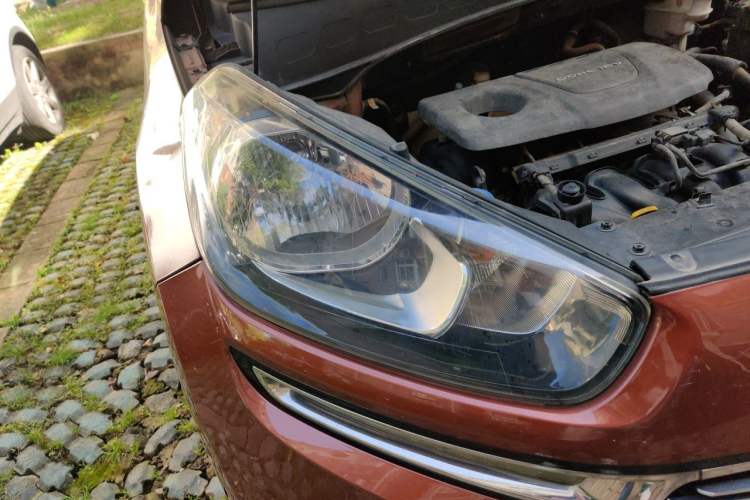 Used Kia KX3 2015 1.6L Automatic Two-Wheel Drive DLX Right Front Headlight