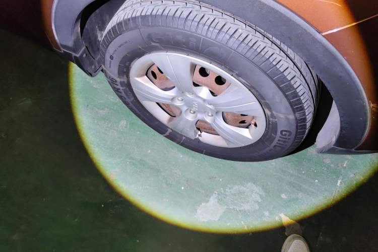 Used Kia KX3 2015 1.6L Manual Two-Wheel Drive GL Right Front Wheel Hub